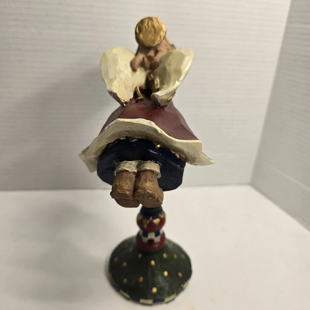 Angel Figurine Holding Wreath‎ Christmas Holiday Decor Folk Art